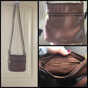 FOSSIL EXPLORER MINI CROSSBODY PURSE  brwn leather